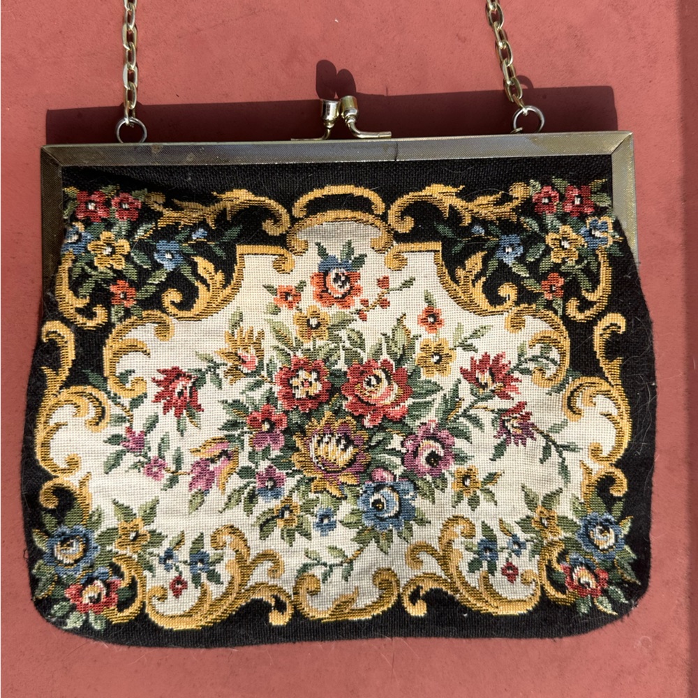 Vintage Black and multicolor Floral Tapestry Gold Chain Metal Frame Purse - Picture 3 of 4